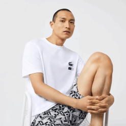 Lacoste pijamale cu imprimeu grafic 0H6PD41511 bărbați alb bleumarin gri chine anii 40